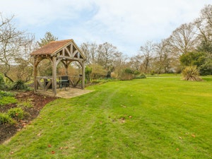 Manor House Marvel image 14