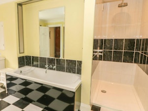 Manor House Marvel image 10