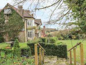 Manor House Marvel image 9