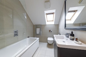 Penthouse Splendour image 15