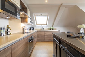 Penthouse Splendour image 14