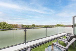 Penthouse Splendour image 10