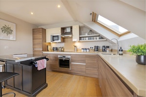 Penthouse Splendour image 8