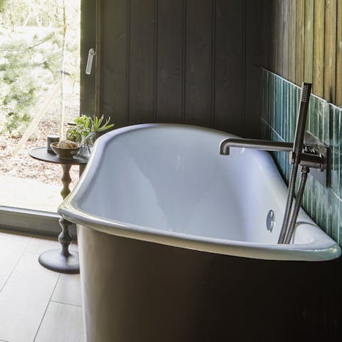 Take a long soak in the freestanding bathtub after a hike