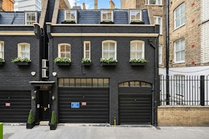 Firelight on Mount Street image 8