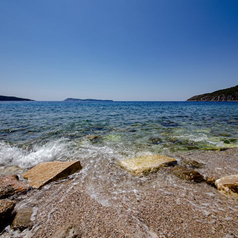 Explore the coast from your home in Zerava – Ljubac beach is a ten-minute drive and Zadar is twenty minutes away