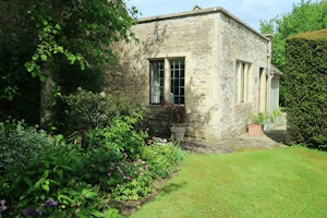 Geranium & Oak image 14