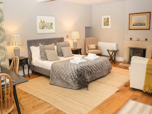 Geranium & Oak image 2