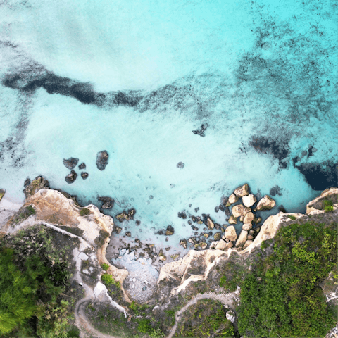 Spend the day on Fontane Bianche's beaches, just 80m away