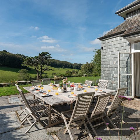 Enjoy an alfresco feast with lashings of ginger beer on the terrace