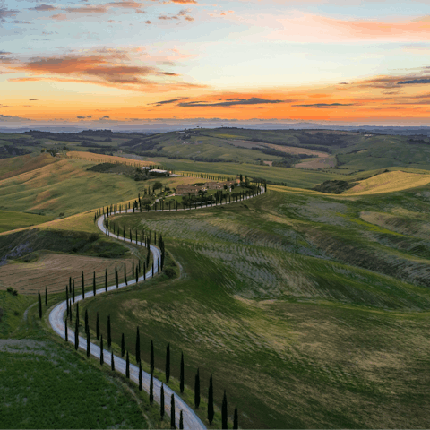 Explore the Tuscan countryside from your spot in Castiglion Fiorentino