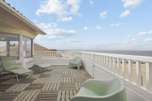 Salty Shores image 14