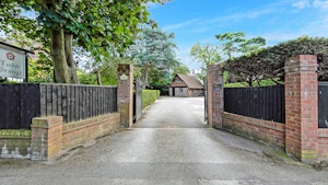 The Grand Manor image 14