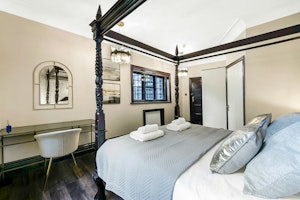 The Grand Manor image 8