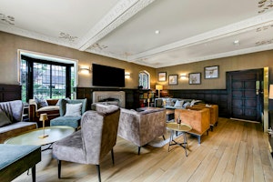The Grand Manor image 6