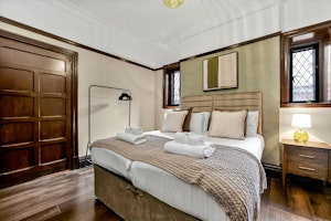 The Grand Manor image 5