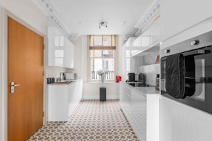 Bayswater Reverie image 6