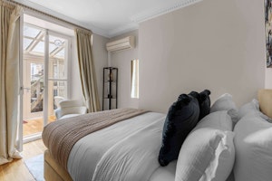 Bayswater Reverie image 2