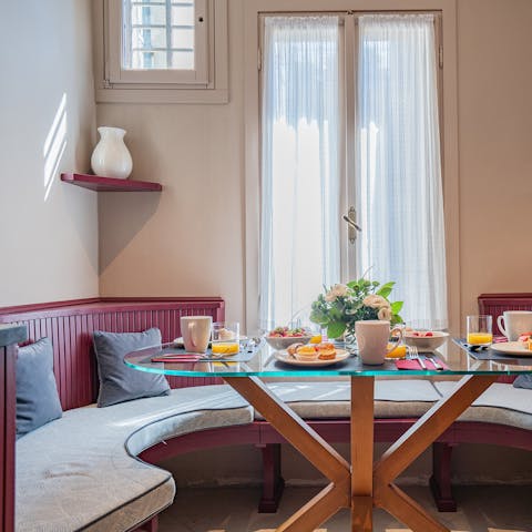 Rustle up a delicious breakfast to enjoy in the dining nook