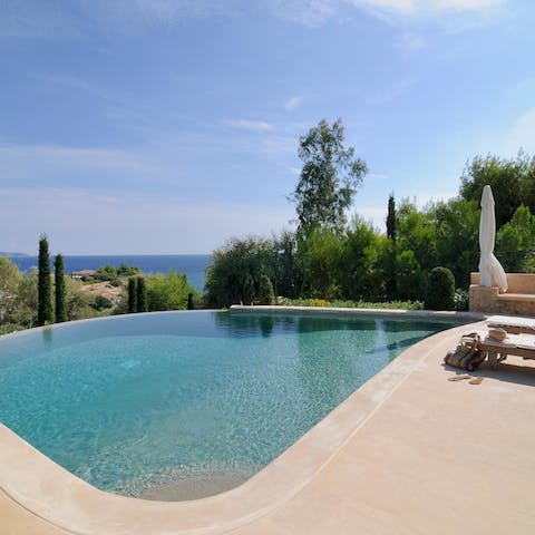 Go for a cooling dip in the swimming pool and gaze out at the horizon