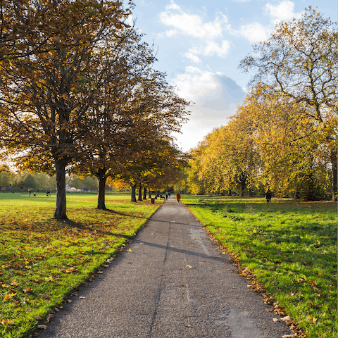 Go for a stroll in Hyde Park or Kensington Gardens