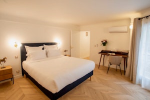 Parisian Suite image 7