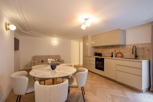 Parisian Suite image 4