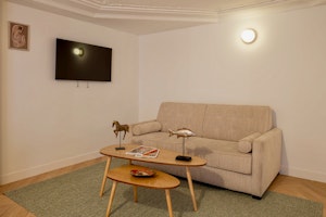 Parisian Suite image 2