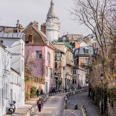 Stay in charming Montmartre, just a stone's throw from Sacré-Cœur