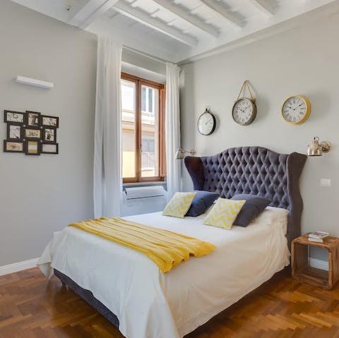 Spend time resting in the stylish bedroom, after visiting all the attractions Rome has to offer