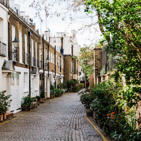 Stay in the heart of Chelsea, with its many exclusive shops and boutiques just moments away 