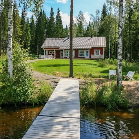 Stroll from home to lake in one minute and hop in the boat for a row on the tranquil water