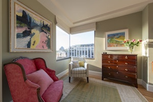 Penthouse Cedar image 15