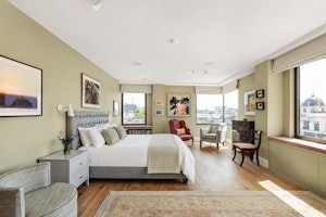 Penthouse Cedar image 7