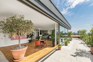 Penthouse Cedar image 6