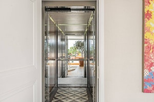 Penthouse Cedar image 2