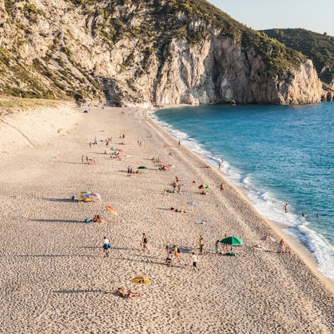 Explore Lefkas from your home on the southwest coast – the beaches of Egremnoi, Porto Katsiki and Gialos are within easy reach