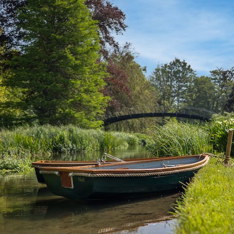 Take a short paddle on the River Itchen that runs through the grounds