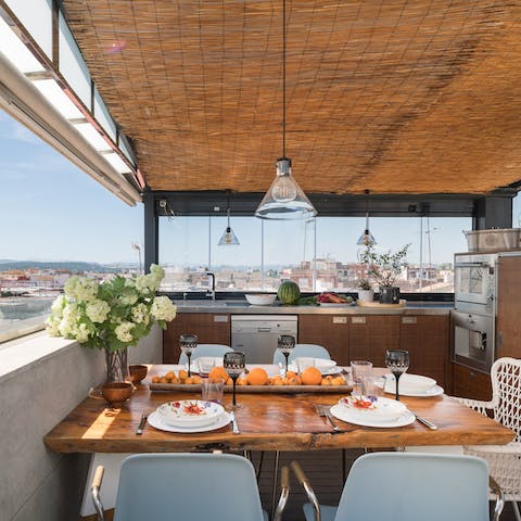 Feel a wonderful sense of lightness whilst cooking and dining in the outdoor kitchen 