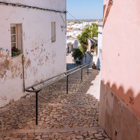 Explore the historic town of Estoi – it's five minutes away by car