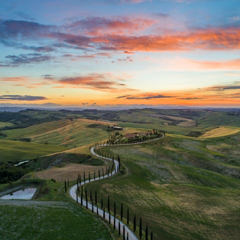 Fall in love with the Tuscan landscape and go golfing twenty minutes away