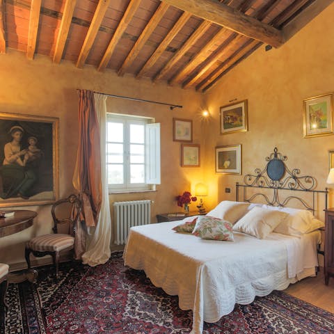 Sleep soundly in romantic, classically furnished bedrooms