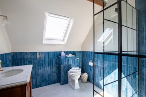 Cotswolds Country Cottage image 12