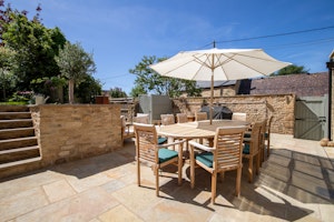 Cotswolds Country Cottage image 7
