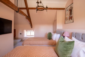Cotswolds Country Cottage image 6