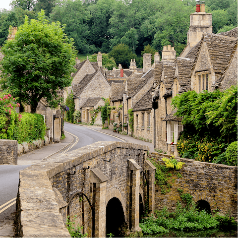 Explore the charming Cotswolds from your location in the village of Blockley