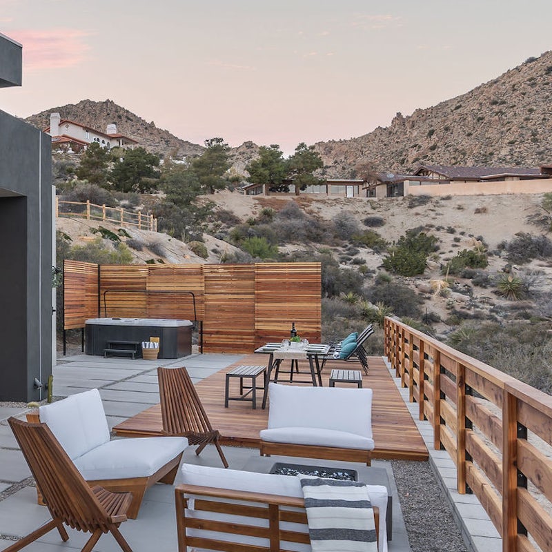 Lounge about on the large terrace and let yourself be inspired by the surrounding beauty