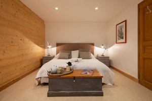 Chalet Chic image 12