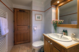 Chalet Chic image 11