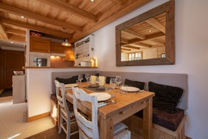 Chalet Chic image 7